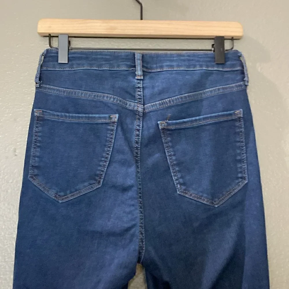 old navy forever fit 36 Cher Dark Denim Wash raw hem Skinny Jeans